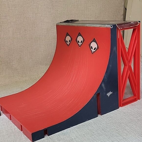 Tech Deck Ultimate Half Pipe Ramp Spin Master Plus Boards - Picture 3 of 10